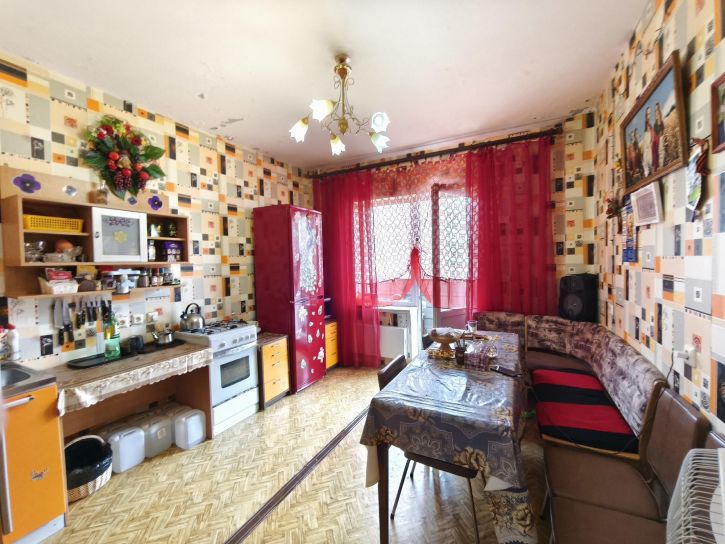 2-комн квартира Никольская улица, 2А