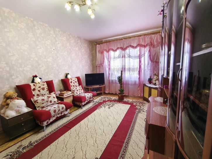 2-комн квартира Никольская улица, 2А