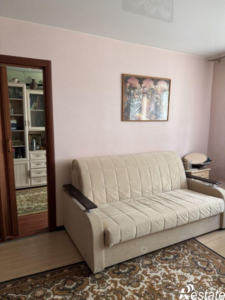 2-комн квартира улица Островских Молодогвардейцев, 8,  д. 8