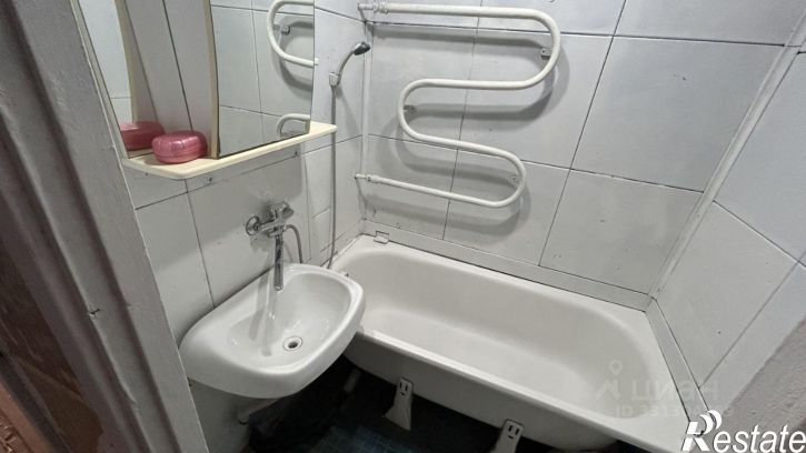 3-комн квартира Остров, улица ДОС, 21