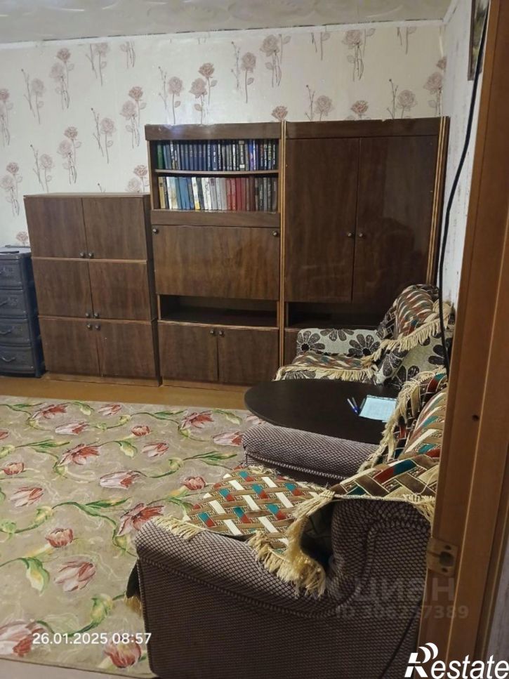 2-комн квартира Остров, Полевая улица, 4