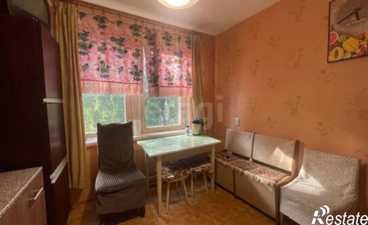 3-комн квартира Остров, улица ДОС, 17