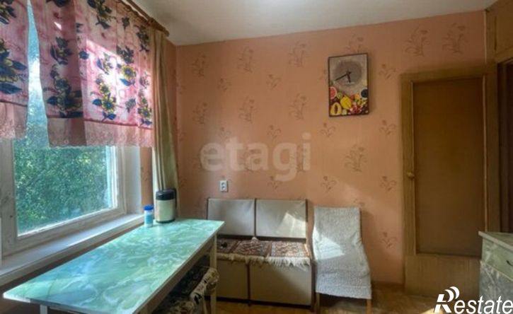 3-комн квартира Остров, улица ДОС, 17