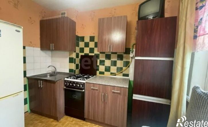 3-комн квартира Остров, улица ДОС, 17
