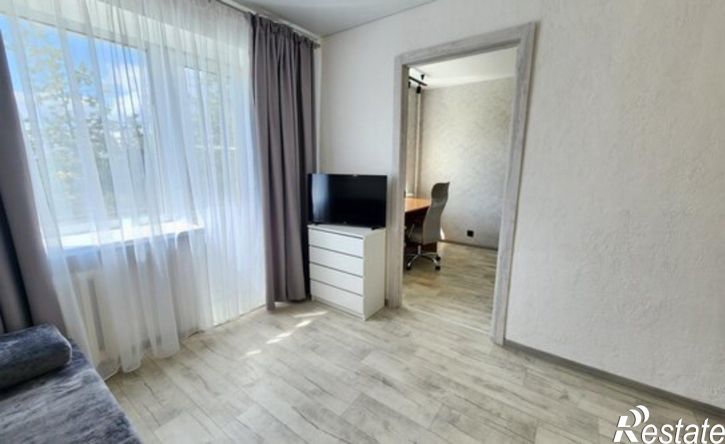 2-комн квартира Великие Луки, проспект Ленина, 53