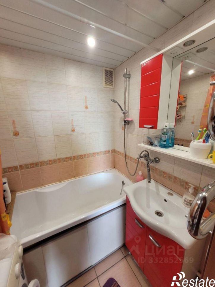 4-комн квартира ул Петрова, 45,  д. 45