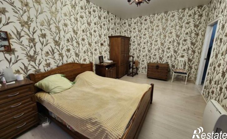 3-комн квартира Великие Луки, улица Глинки, 5