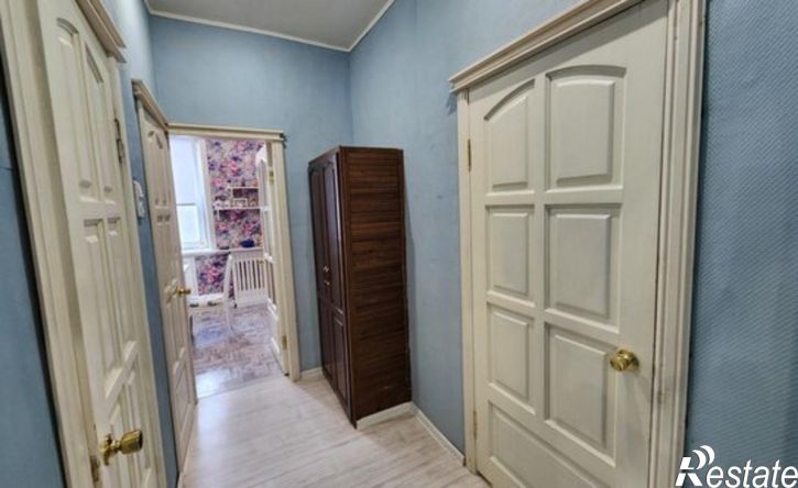 3-комн квартира Великие Луки, улица Глинки, 5