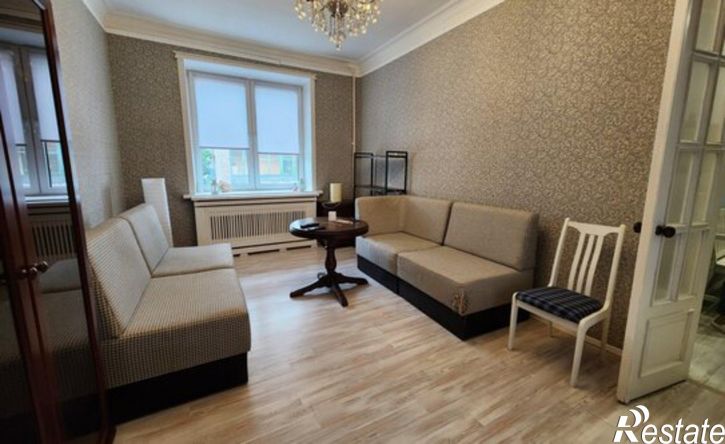 3-комн квартира Великие Луки, улица Глинки, 5