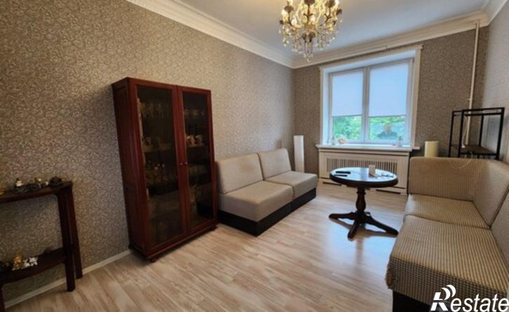 3-комн квартира Великие Луки, улица Глинки, 5