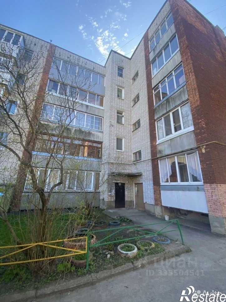 3-комн квартира г Великие Луки, ул Рабочая, д 3