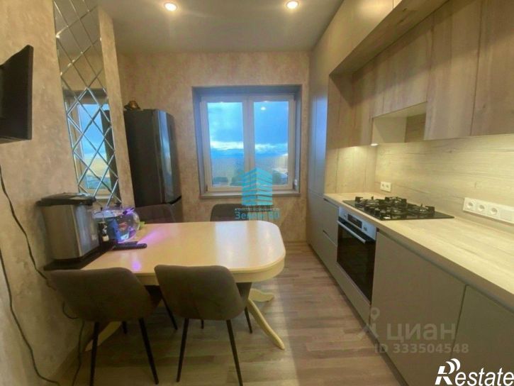3-комн квартира г Великие Луки, ул Винатовского, д 66