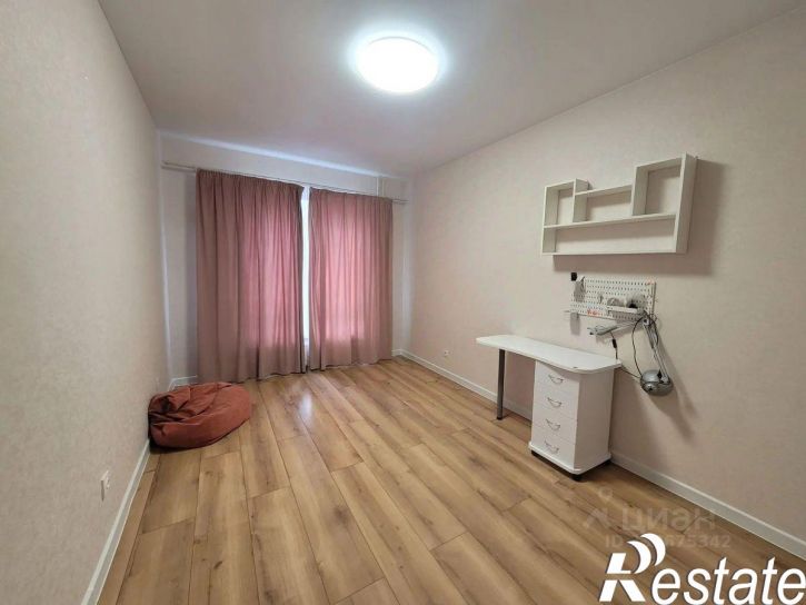 3-комн квартира Завеличенская улица, 20,  д. 20