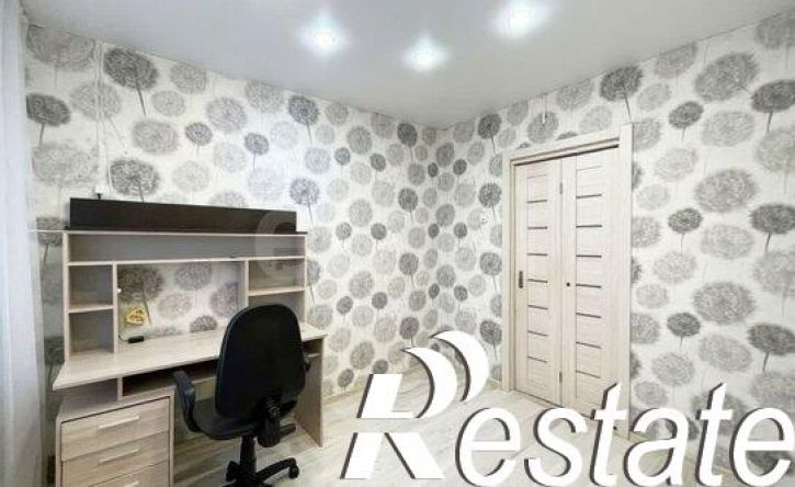 4-комн квартира мкр Строитель, 13,  д. 13